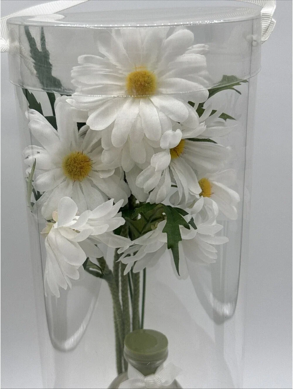 RARE Yankee Candle Loves Me, Loves Me Not Fragrance Diffuser Glass Vase Daisy